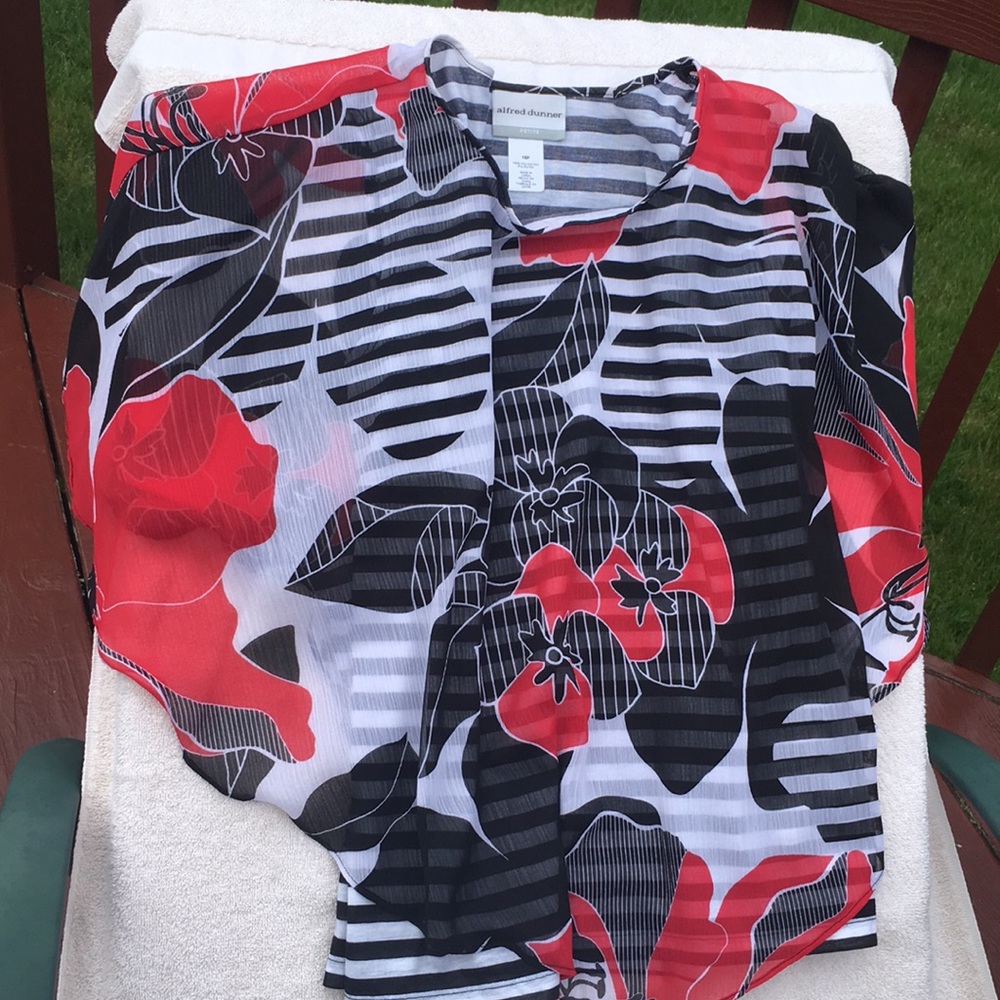 Aldred Dunner top